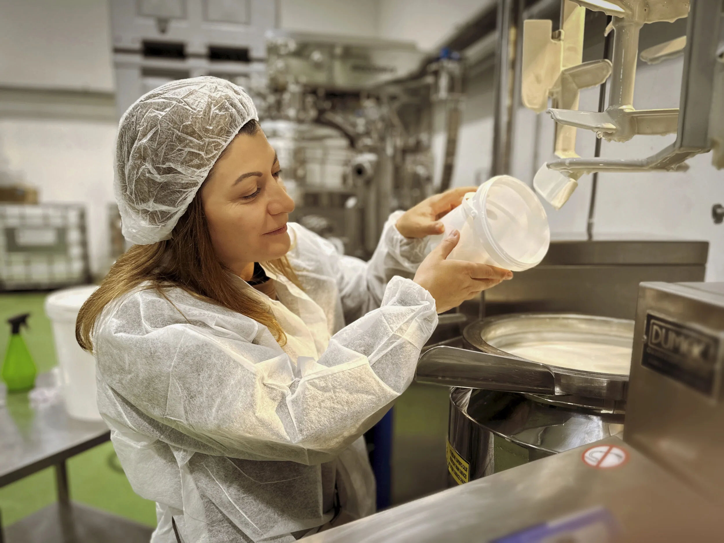 MusaCalma_Naturkosmetik_Hautpflege_Produktion_Founder_ÄtherischeÖle